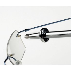 Universal nutdriver for hex and star nuts