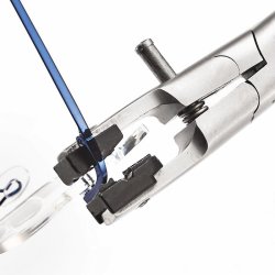 Parallel plier to insert plastic pins