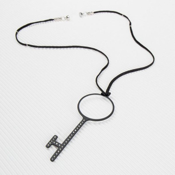 Airport key-shaped pendant with magnifier satin black colour