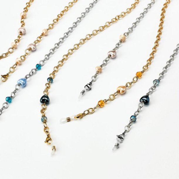 Series of 6 AIRPORT chains w/Pearly Ceramic Heart